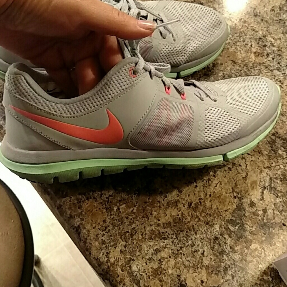 Women's Nike Flex Sneakers 9.5